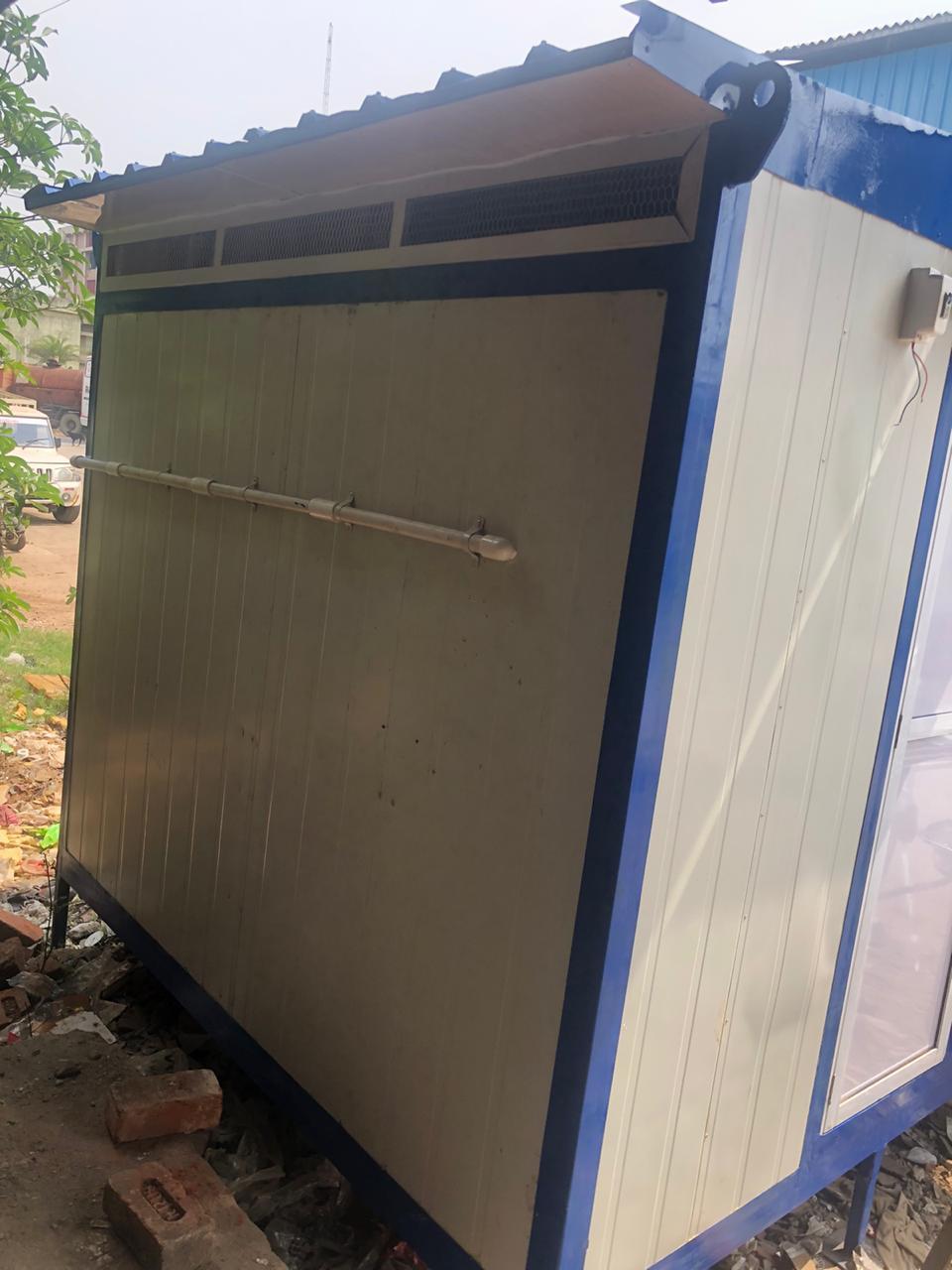 Portable Urinal Cabin - Floor Material: 18mm Thick Cement Sheet