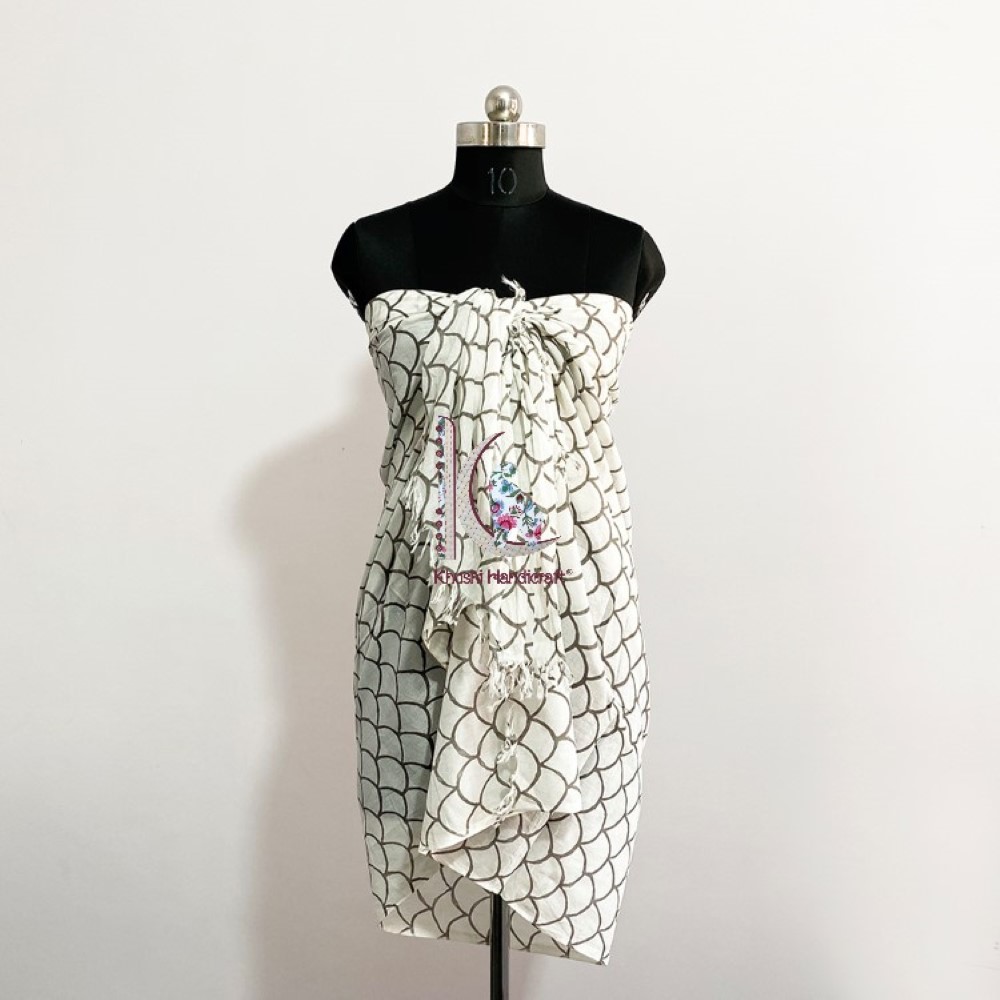 White Women's Summer Collection Pareo And Sarong
