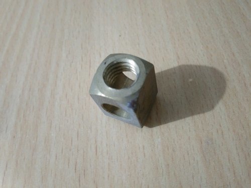 पीतल मीटर नट