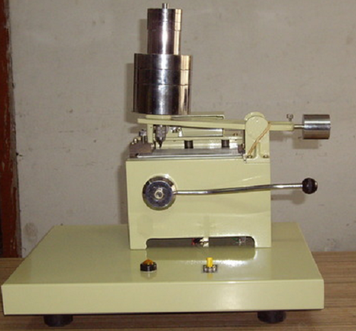 Hand Operated Scratch Tester - Stainless Steel, 5 KG Load | Suitable for Research and Quality Control Testing, Precision Hardened Steel Needle