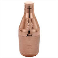 नक्काशी वाली पीतल की बोतल