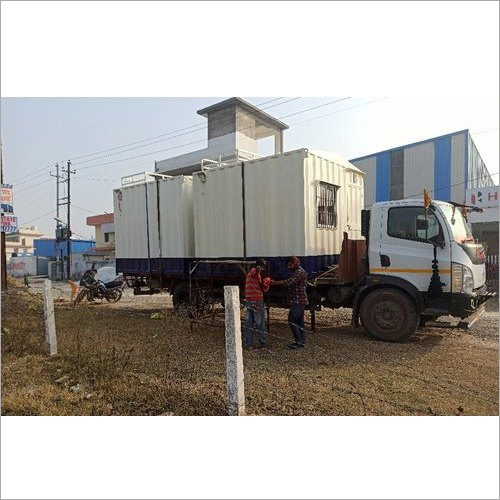 व्हाइट प्रीफैब्रिकेटेड लेबर केबिन