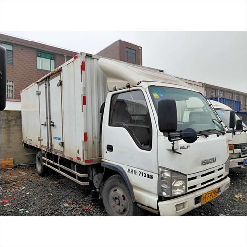 ISUZU ELF 7.5 Truck