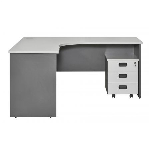 पेडस्टल डिज़ाइन के साथ कॉम्पैक्ट टेबल: बोर्ड