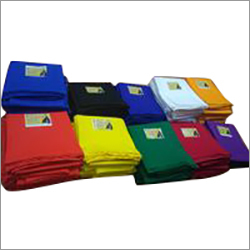 अलग-अलग रंगों के प्लेन पेटीकोट में उपलब्ध