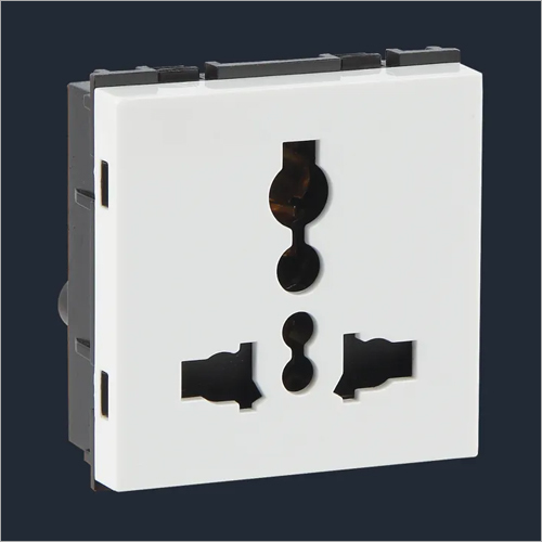 Universal Socket - Plastic, 86mm x 86mm | White, 3 Modular Sockets, 250V, 15A