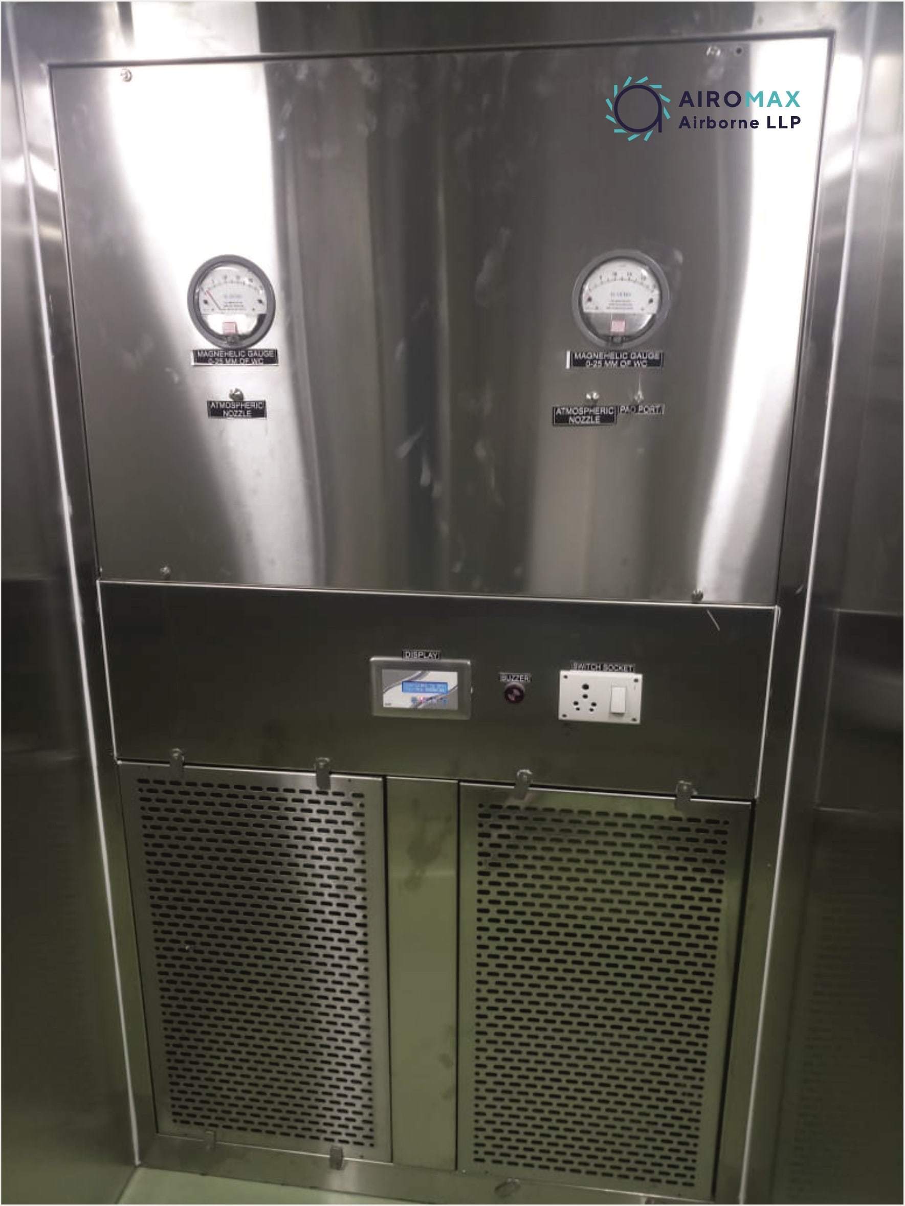 Sampling And Dispensing Booth - Stainless Steel, 2.5x2.5 Feet , Hepa Filters 99.999% Efficiency, Controlled Air Flow 90 Ft/min, Integrated Control Panel