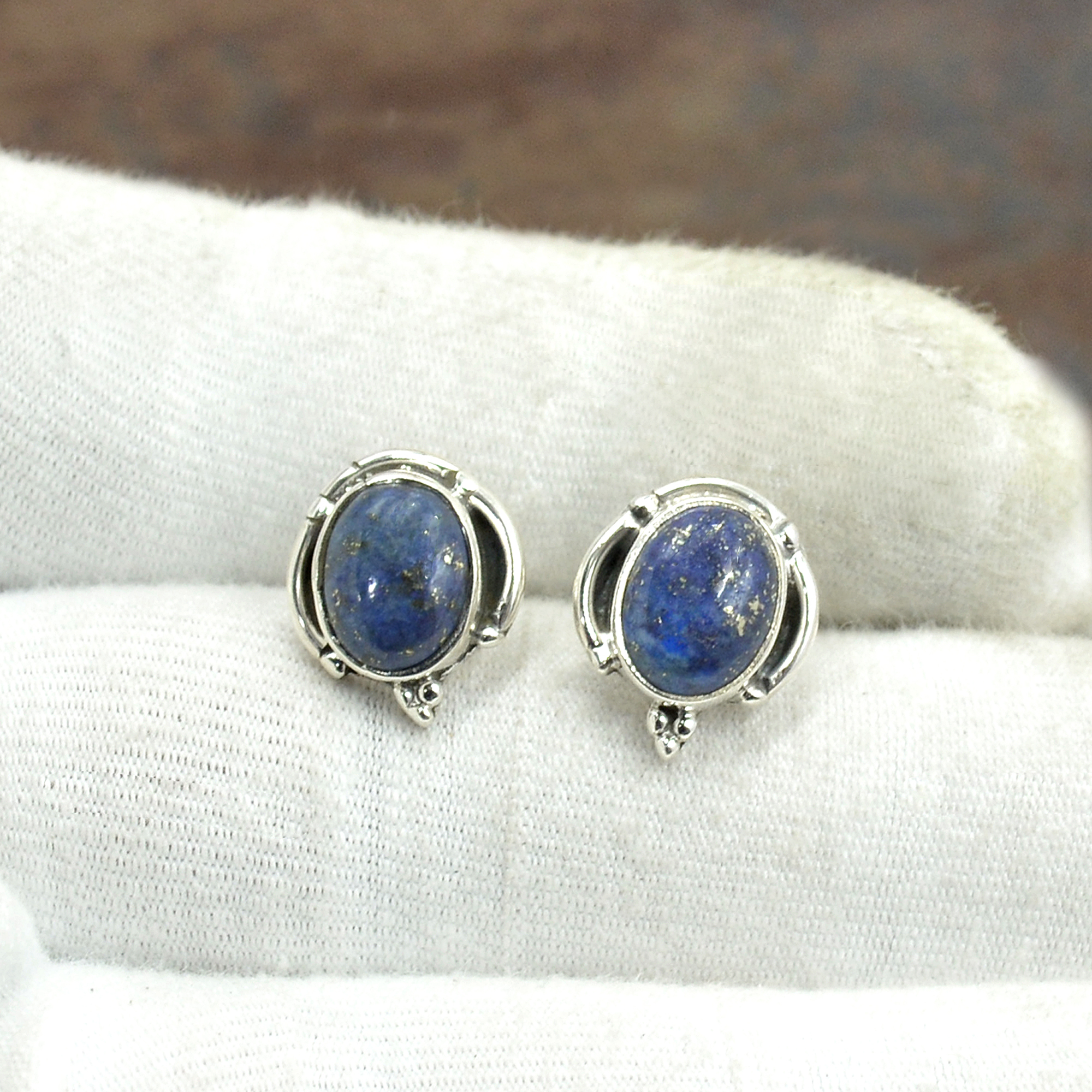 Silvesto India 925 Sterling Silver Natural Blue Lapis Lazuli Oval Shape Gemstone Stud Earring For Women Size: 1.3 Cm