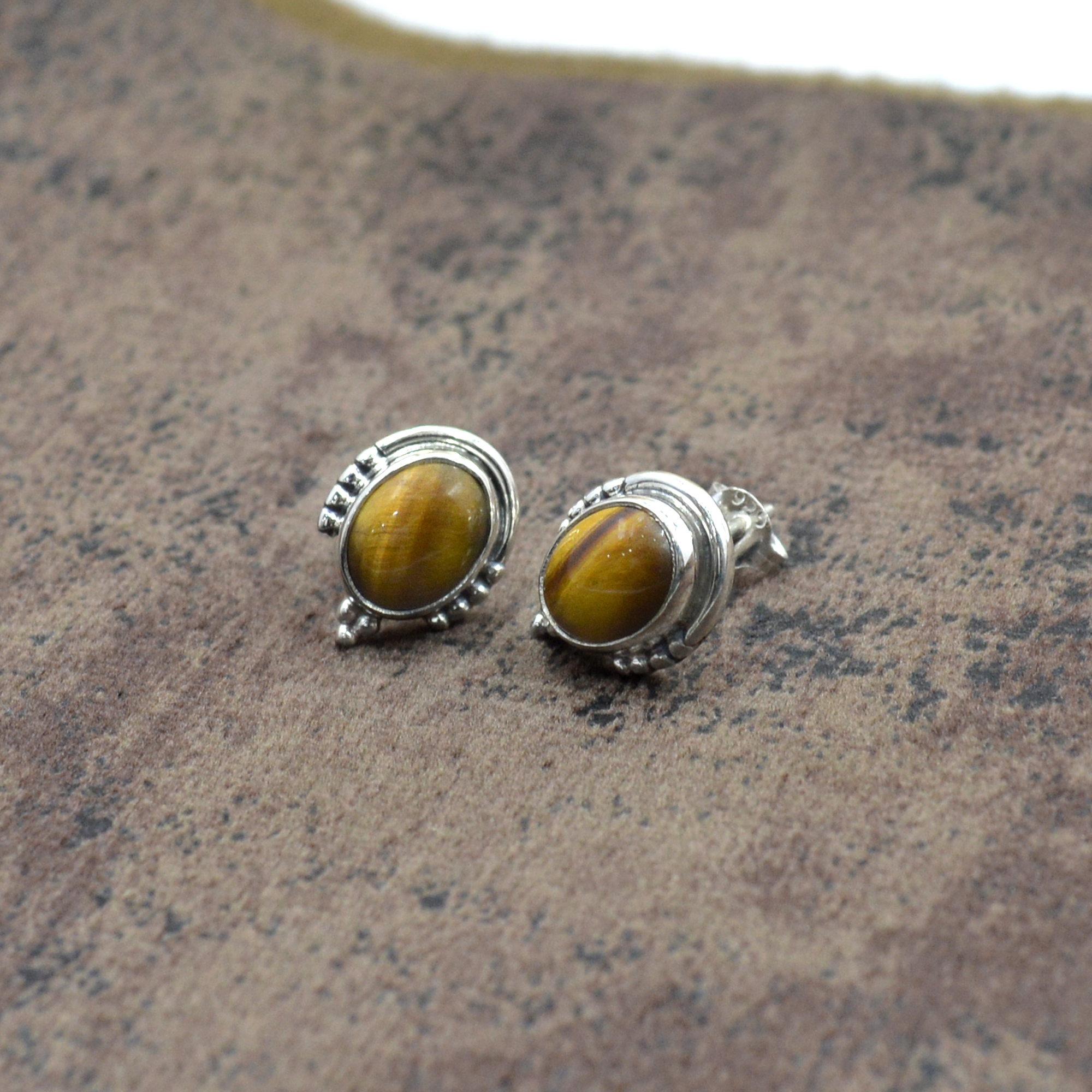 Silvesto India 925 Sterling Silver Natural Yellow Tiger Eyeoval Shape Gemstone Stud Earring For Women Size: 1.4 Cm