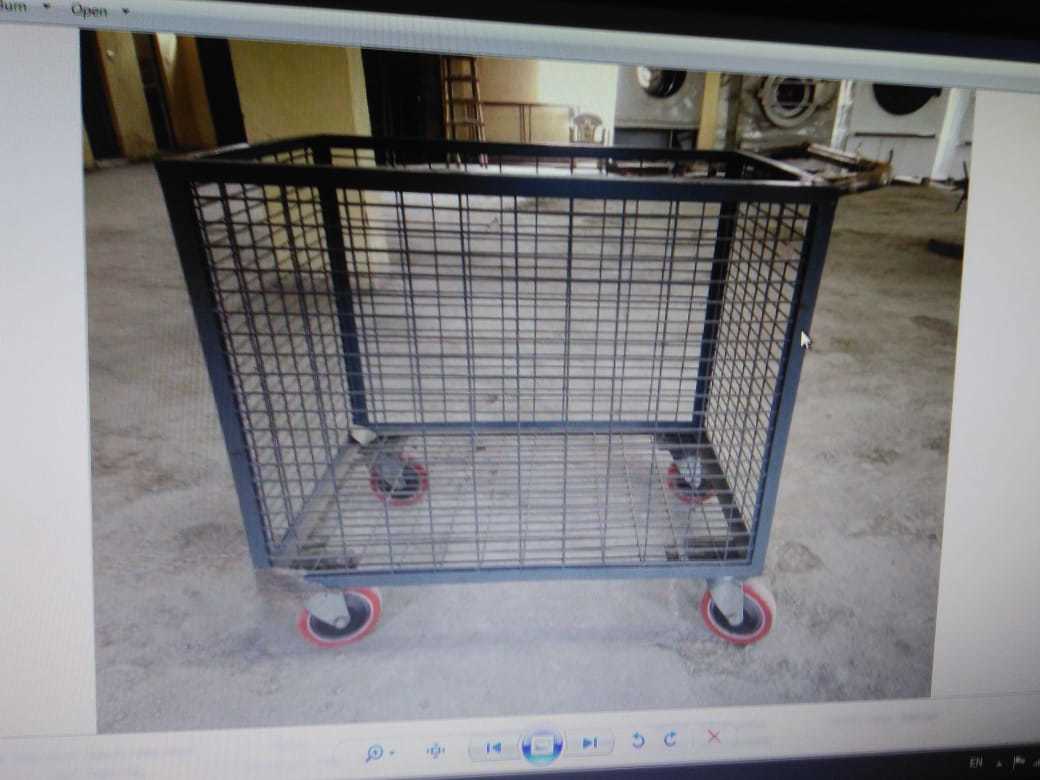 Dry Linen Trolleys - Color: Silver