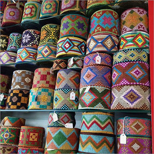 अनुकूलित बहु-रंग कढ़ाई फीता