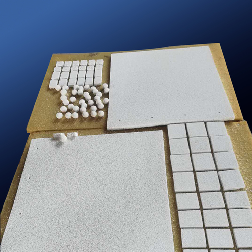 मजबूत शोषण एलुमिना सिरेमिक फोम फ़िल्टर प्लेट वारंटी: तीन साल