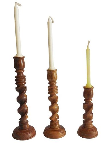 लकड़ी से बने हस्तनिर्मित नक़्क़ाशीदार मोमबत्ती का स्टैंड/लकड़ी का मोमबत्ती धारक (3 का सेट)