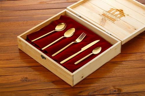 Metal S.S Cutlery Set In Box Packing