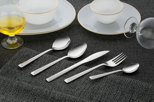 मेटल प्रीमियम कटलरी सेट