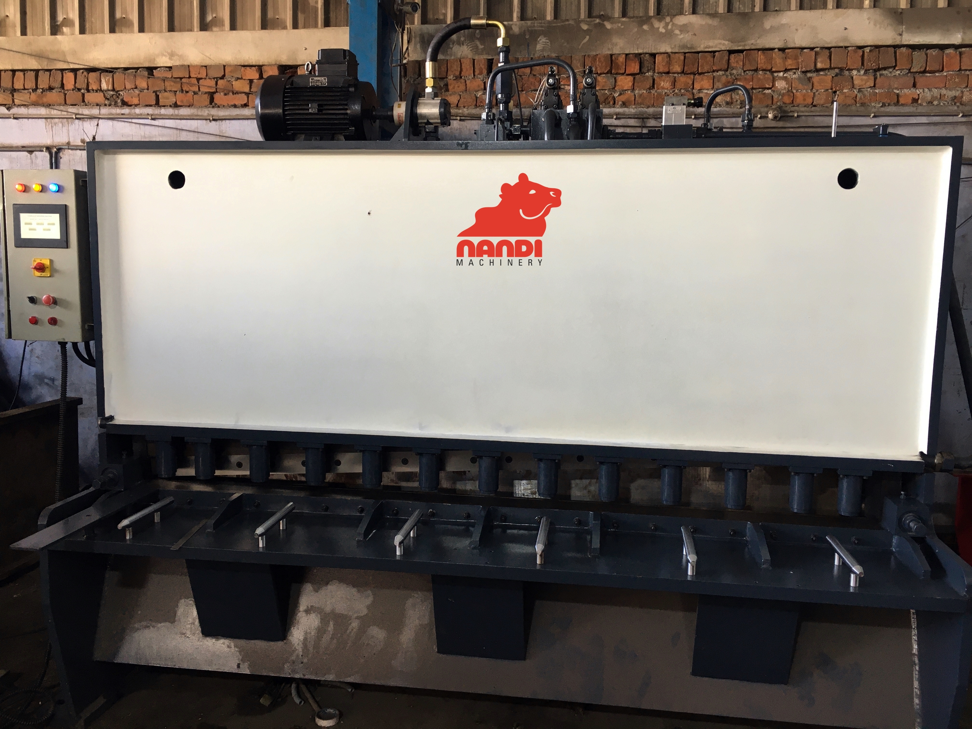 Hydraulic Shearing Machine - Automatic Grade: Manual
