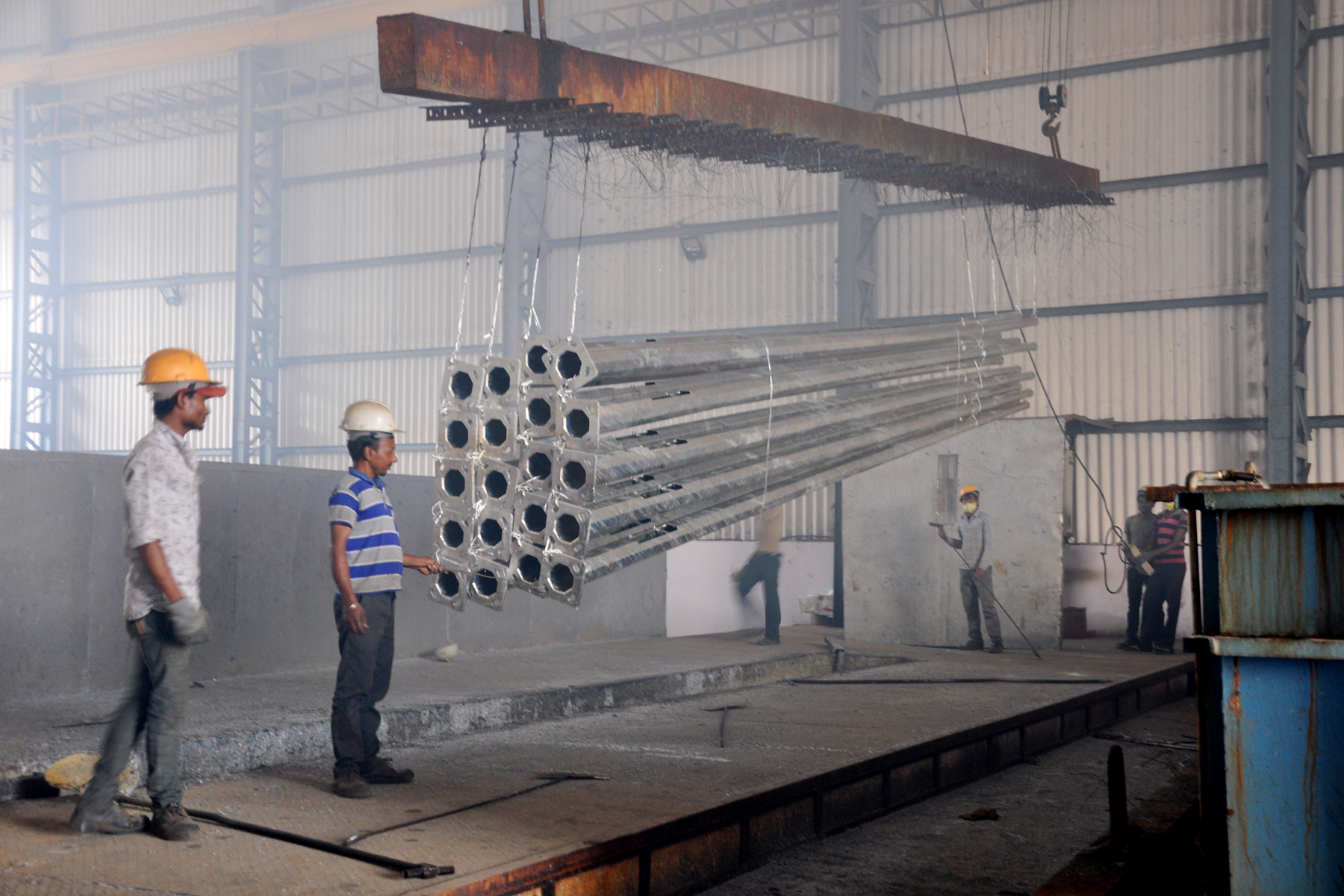 Silver Galvanized Octagonal Poles
