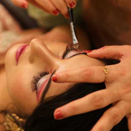 सिलिकॉन रिसेप्शन मेकअप