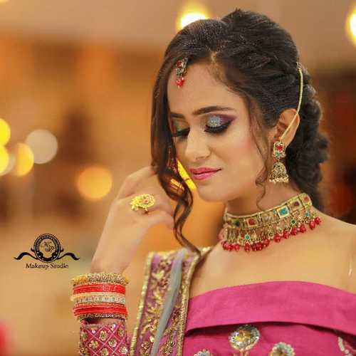 सिलिकॉन रिसेप्शन मेकअप