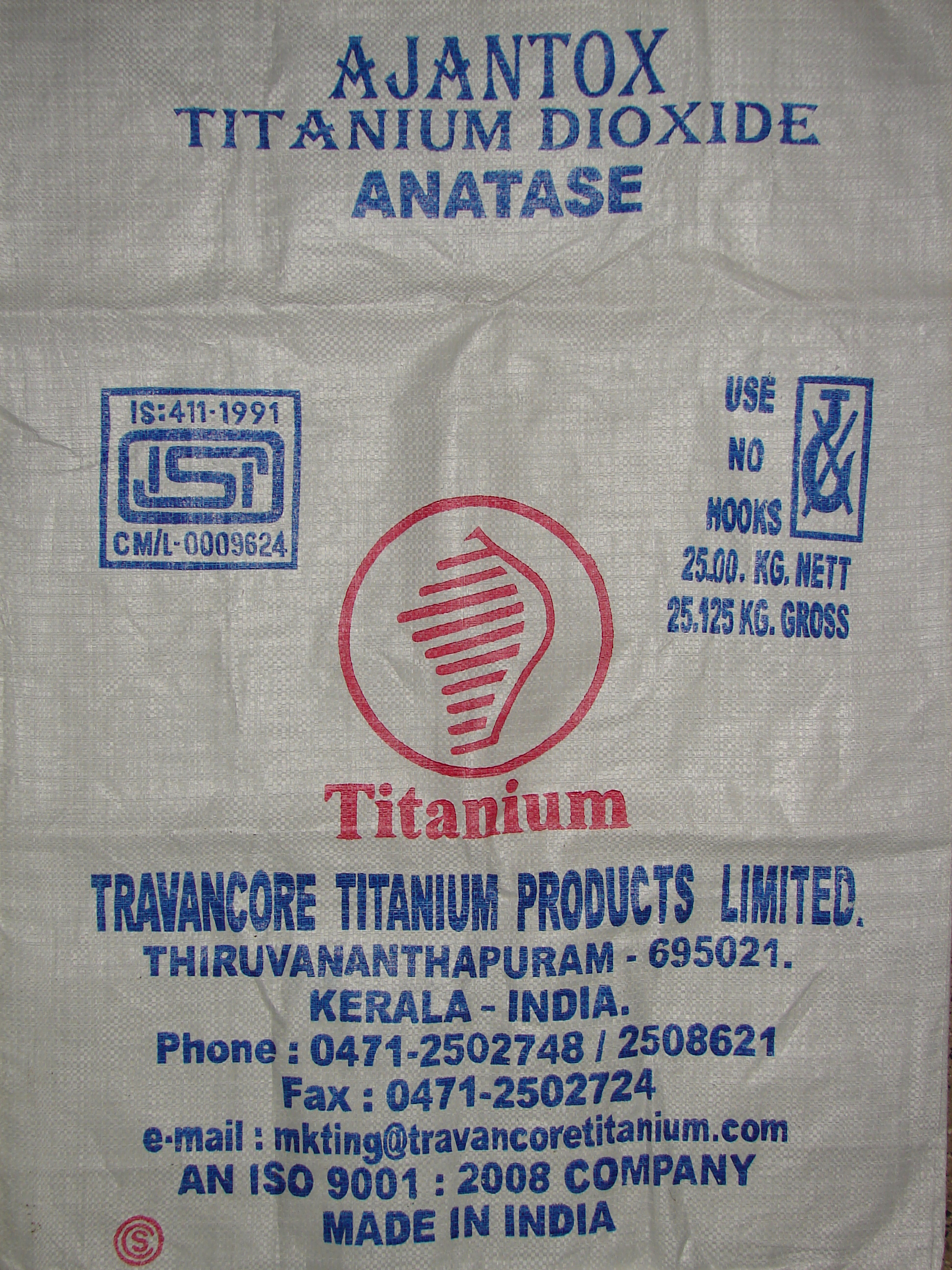 Titanium Dioxide- Anatase & Rutile Grade Application: Industrial