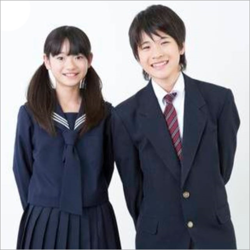 जूनियर स्कूल यूनिफॉर्म