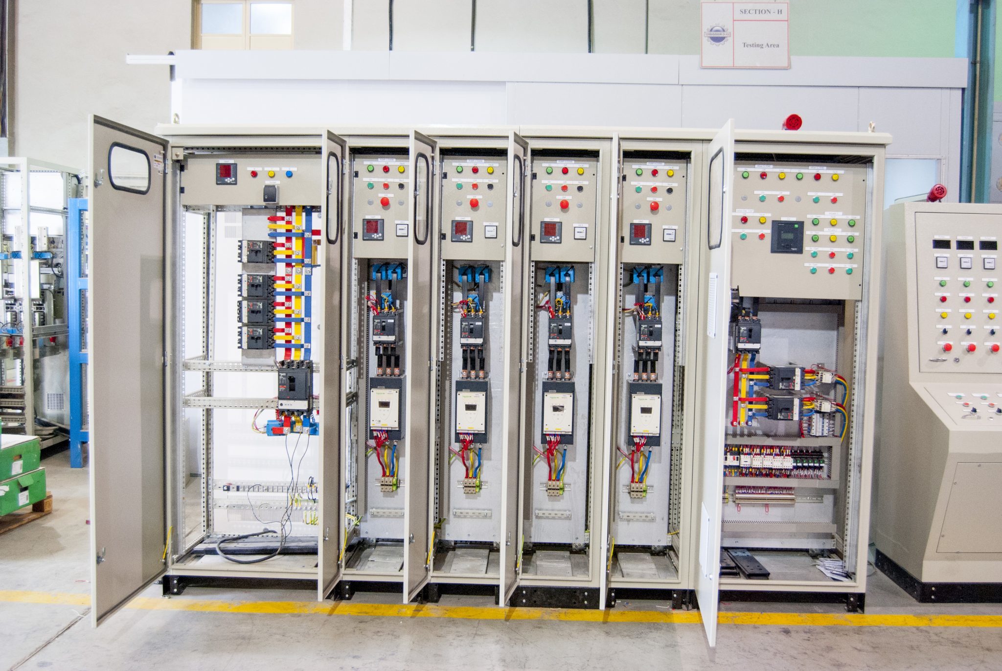 Main Lt Panels Pcc-mcc Base Material: Cold Rolled Steel