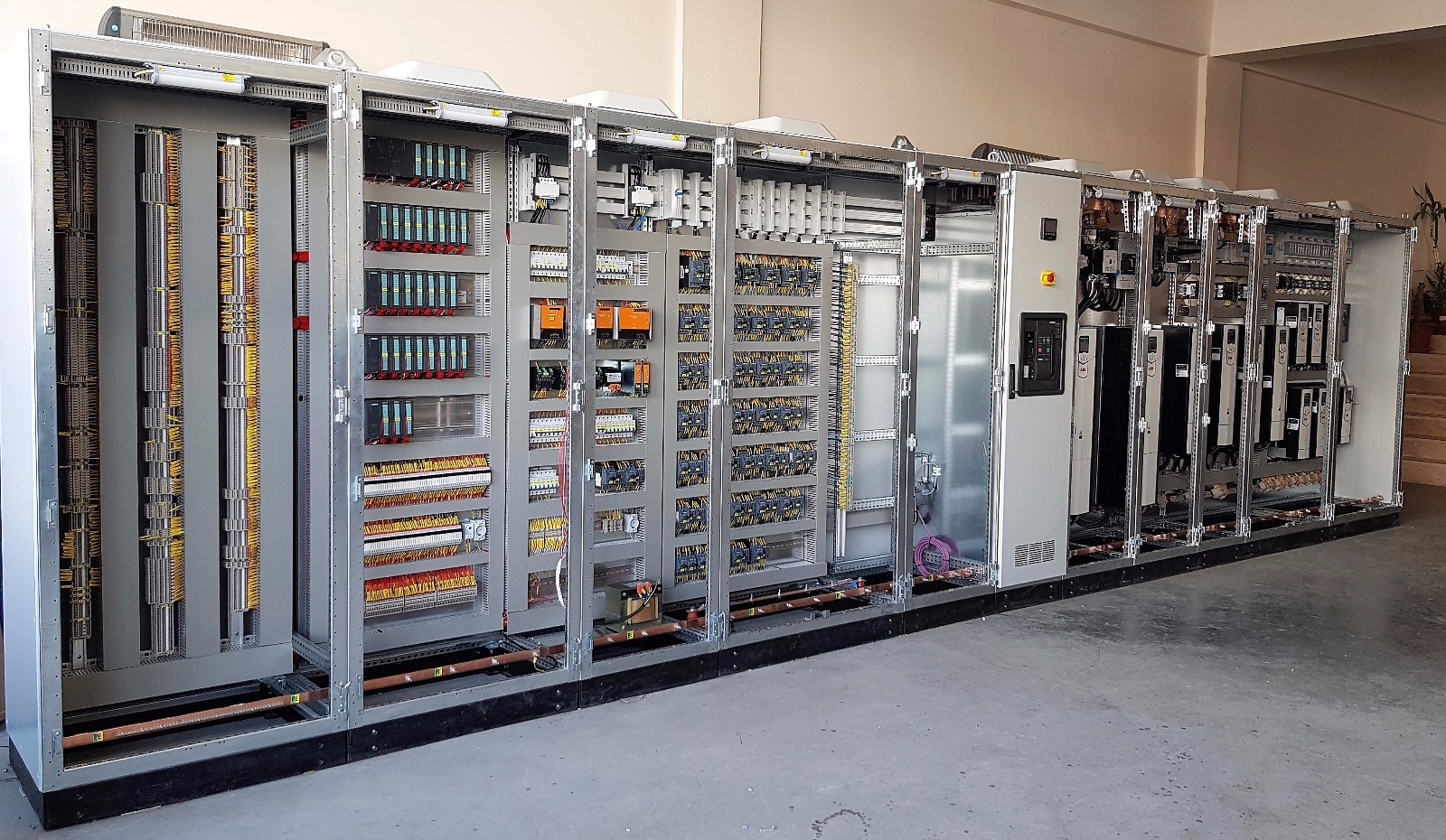 Main Lt Panels Pcc-mcc Base Material: Cold Rolled Steel
