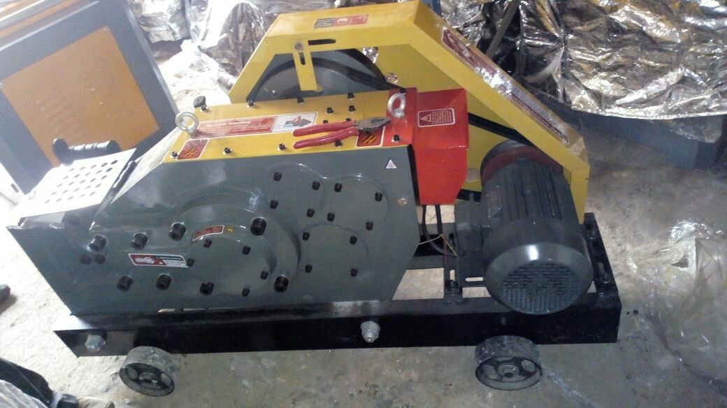 Bar Cutting Machine - Steel, 6-40 Mm Cutting Diameter, 89x89 Mm Blade, 3 Kw Motor, 2880 R/min Motor Speed, 400 Kg Weight, Manual Control, 6 Month Warranty
