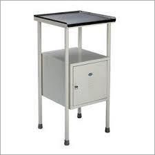 Bedside Locker With Drawer With Ss Top Dimension(L*W*H): L : 400 Mm X W : 400 Mm X H : 800 Mm Millimeter (Mm)