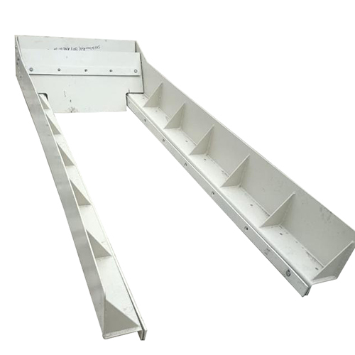 स्कर्ट बोर्ड असेंबली