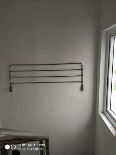 पेरामबल्लूर में सिल्वर वॉल माउंटिंग एसएस हैंगर