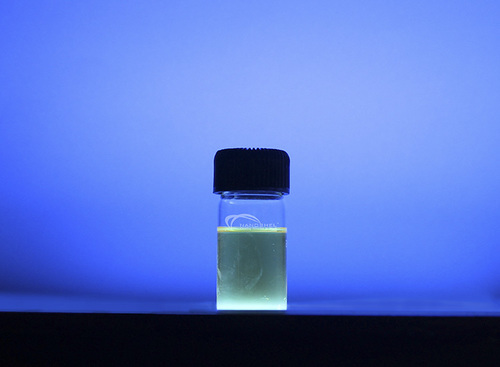 Indium Phosphide/Zinc Sulphide-PEG-NH2 Quantum Dots - 99.9% Purity, Liquid Form, Water Soluble, Advanced Industrial Application