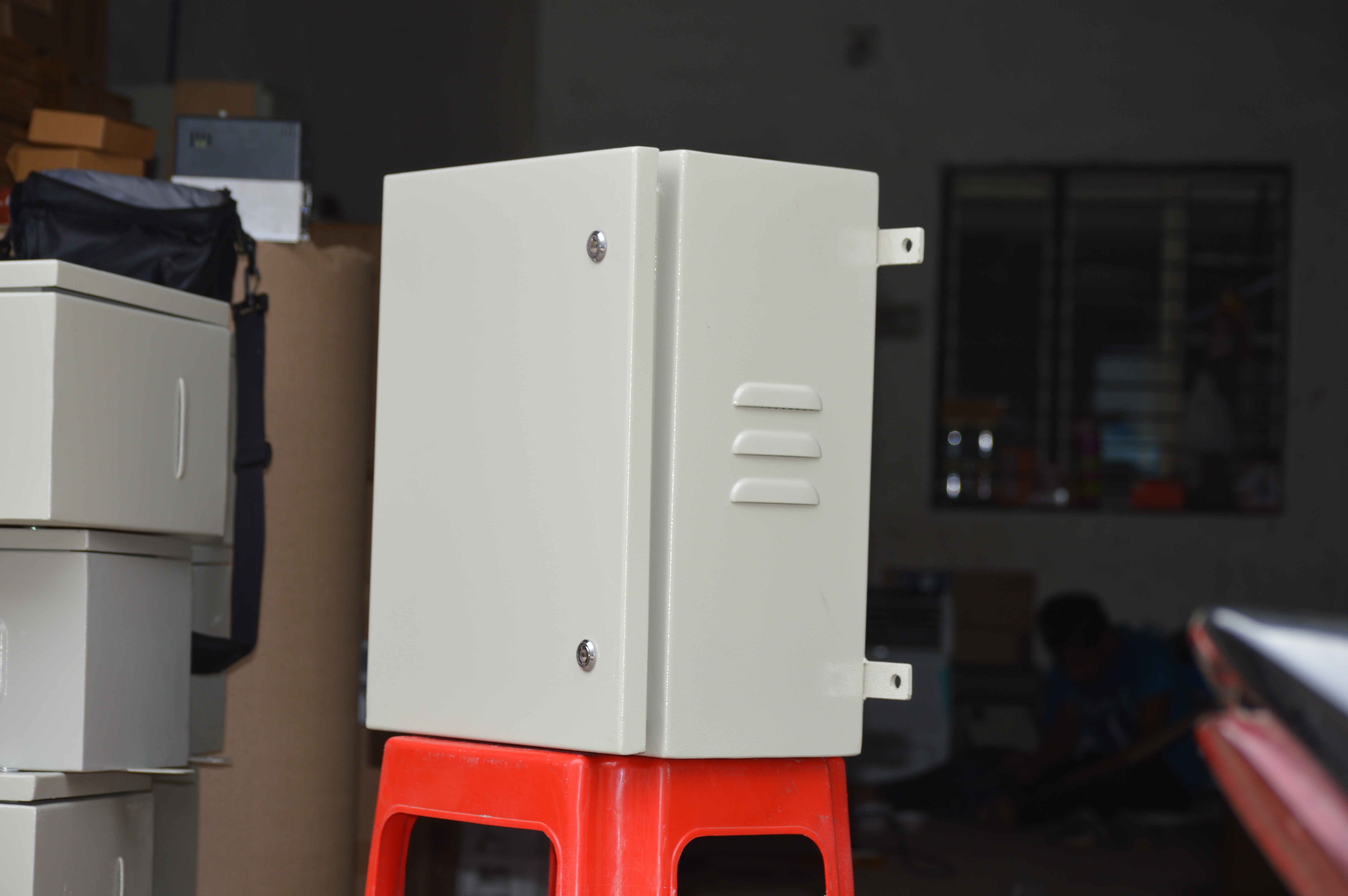 Solar Pump Controller - Metal Construction, Automatic Switch Mode | High Performance Variable Frequency Drive With Advanced Safety Features And 1-year Warranty