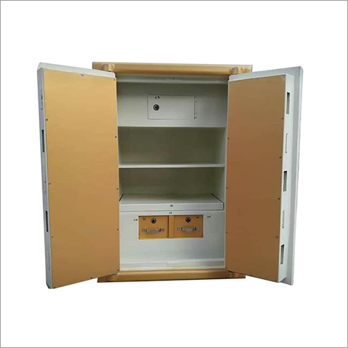 मेटल लॉकर