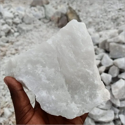 Granular Quartz Lumps - Granule Shape, Irreversible Dimensional Stability, White Color | High Strength, Transparent Porosity, Acid Refractory Type