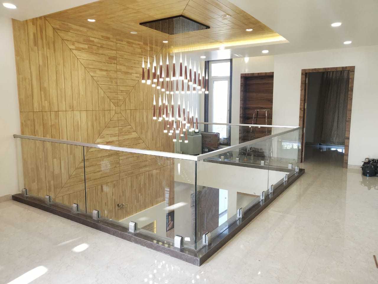 Bracket Type Railing System - Heavy Duty Brackets, 8mm To 12mm Toughened Glass Fittings, Anodized Or Powder Coated Finish, Easy Clean Design For Balconies And Stairs