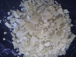 Caustic Soda Flakes - Industrial Grade, Density 2.13 G/cma , Melting Point 318a C, Ph Level 13, Hygroscopic And Odorless Flakes, Strong Electrolyte