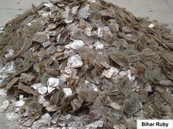 Mica Coarse Powder - Industrial Grade, Density 986 Kg/m3, Melting Point 1300â°c, Ph Level 8.0-8.8 | Ideal For Paints, Ceramics, Rubber, Linoleum Flooring
