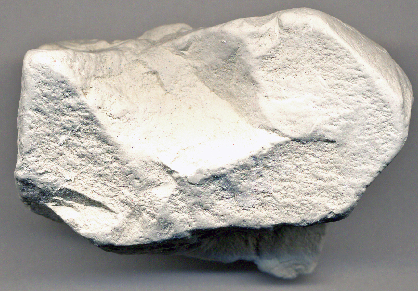 Calcined Kaolin - Density: 2.6 G/cm3, Melting Point: 1750â°c, Ph Level: 4-5 | Ideal For Ceramic Body, Vitrified Tiles, Sanitary Ware, Refractory Applications