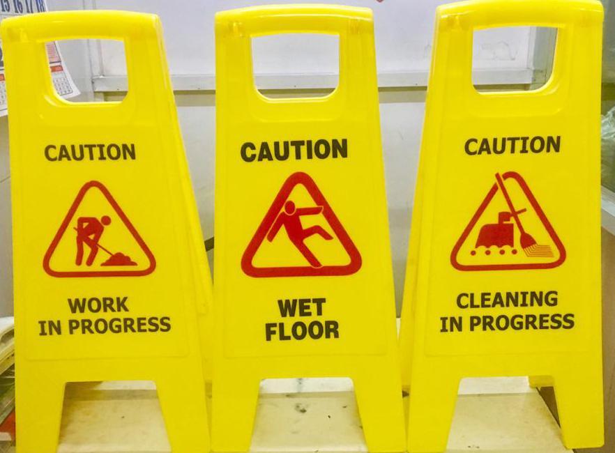 Caution Board - Plastic, 95x34x1cm | Yellow, Wet Floor Warning, Work In Progress, Men At Work