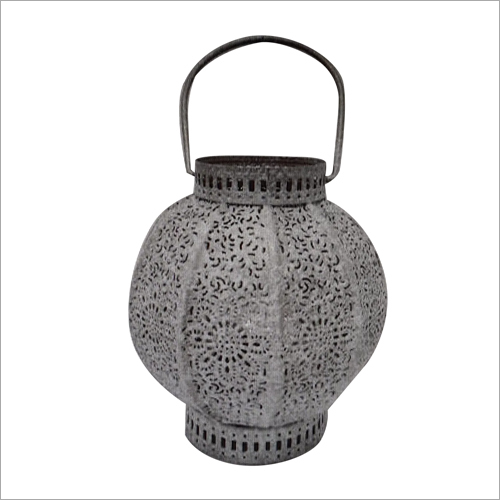 आर्टिफिशियल मेटल कैंडल होल्डर