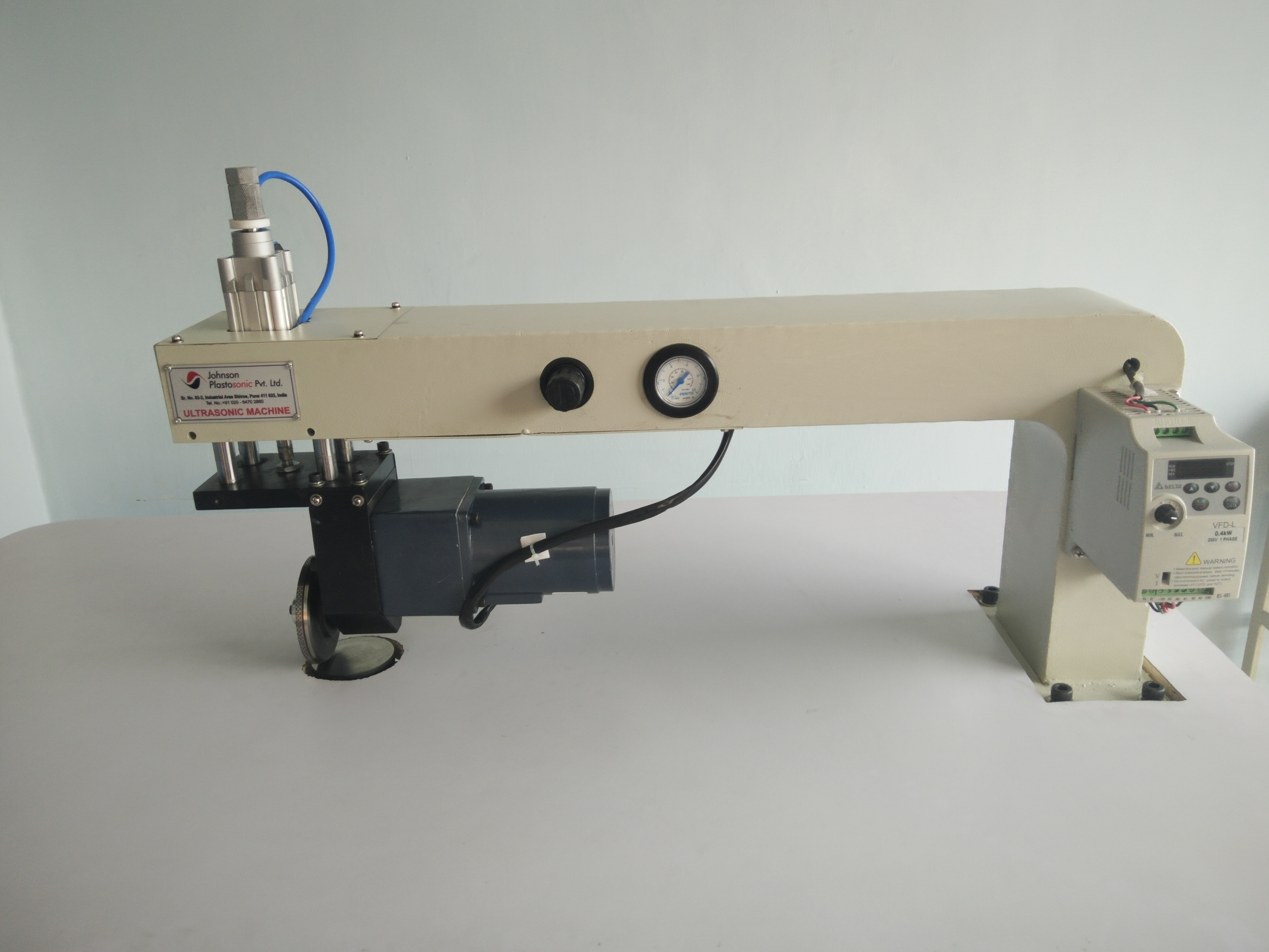 Ultrasonic Fabric Sealing Machine