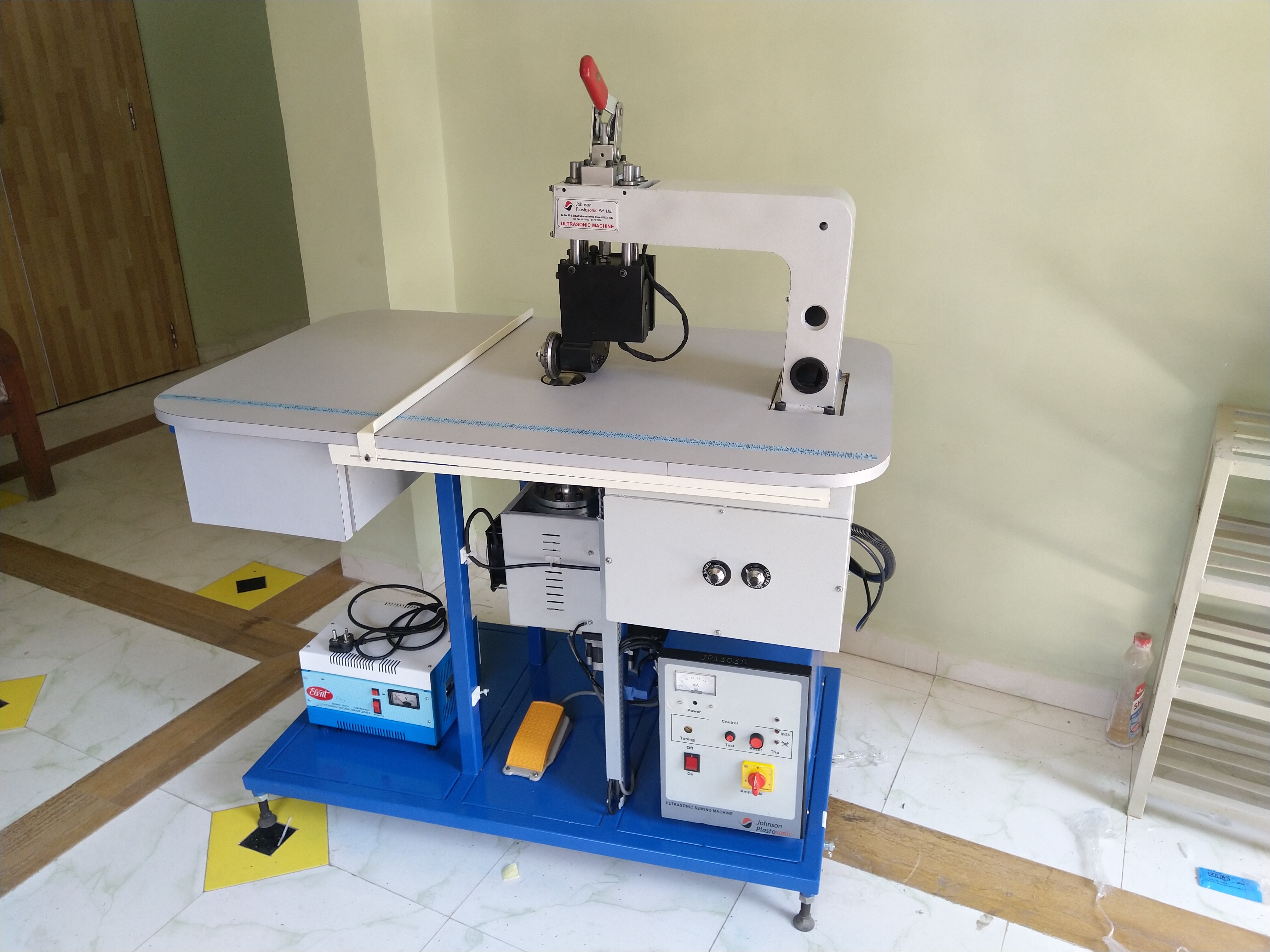 Ultrasonic Fabric Sealing Machine