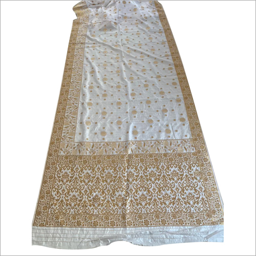 बनारसी महिलाओं की पारंपरिक साड़ी