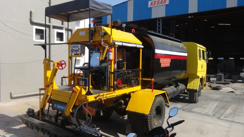 Semi-automatic Heavy Duty Bitumen Pressure Distributor