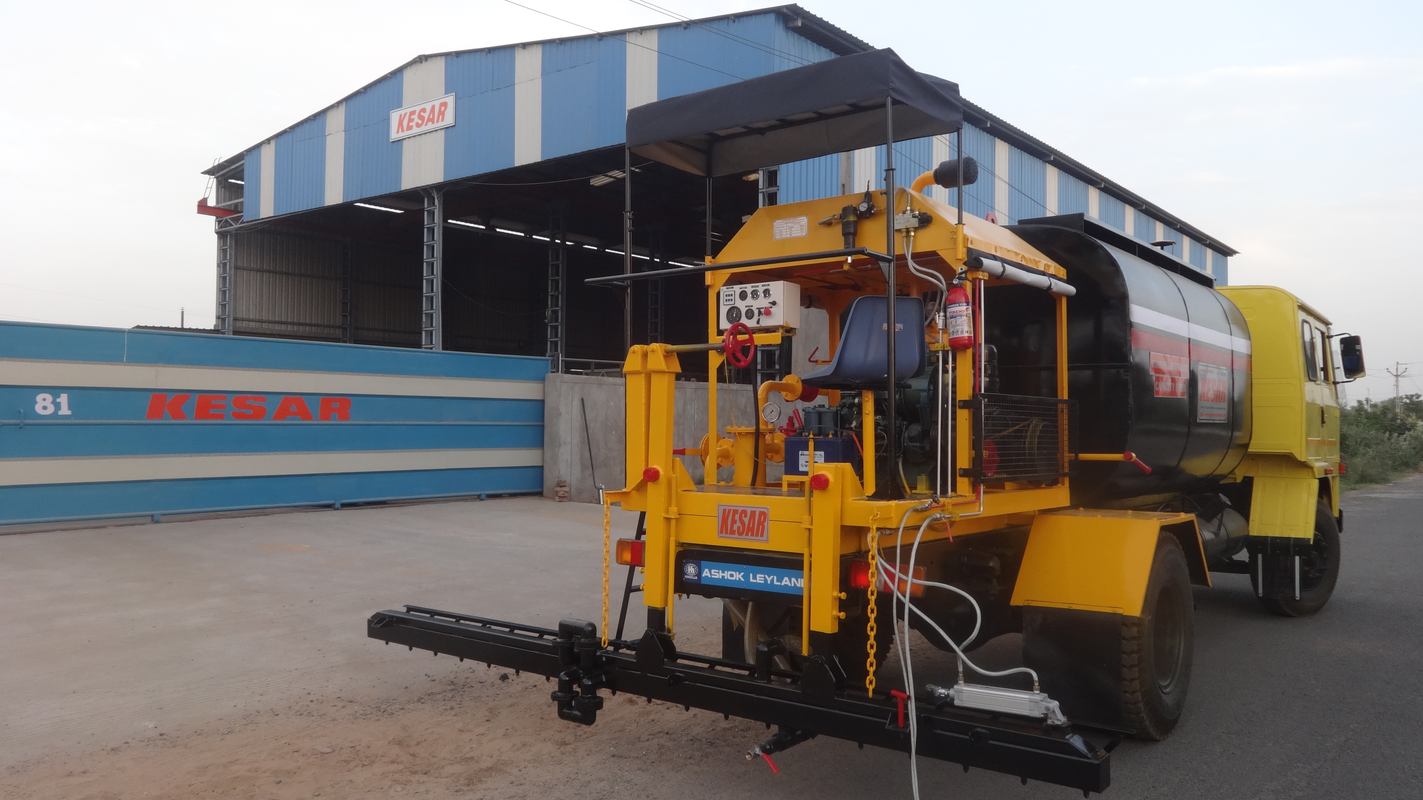 Semi-automatic Heavy Duty Bitumen Pressure Distributor