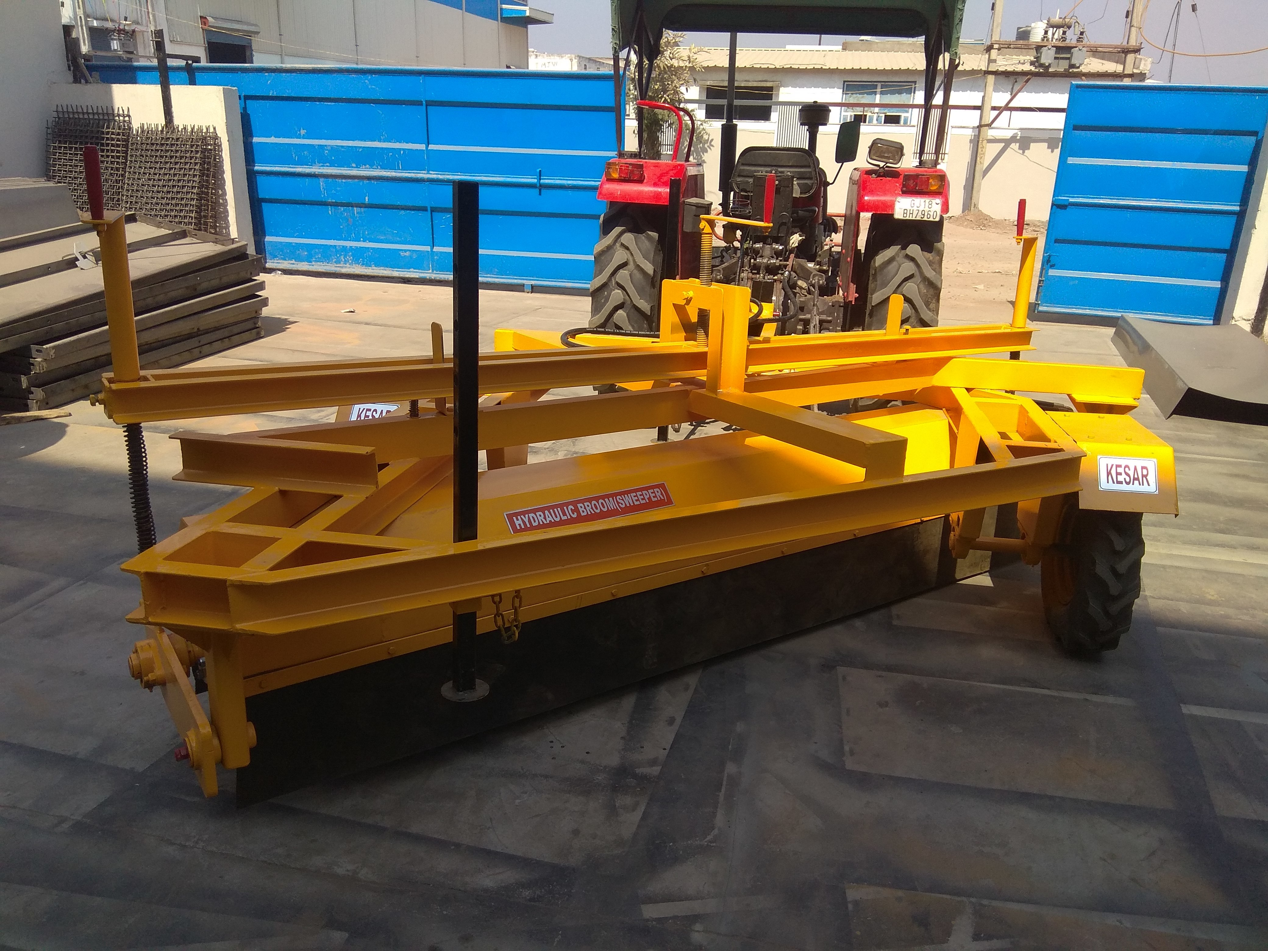 Yellow Hydraulic Broomer Machine
