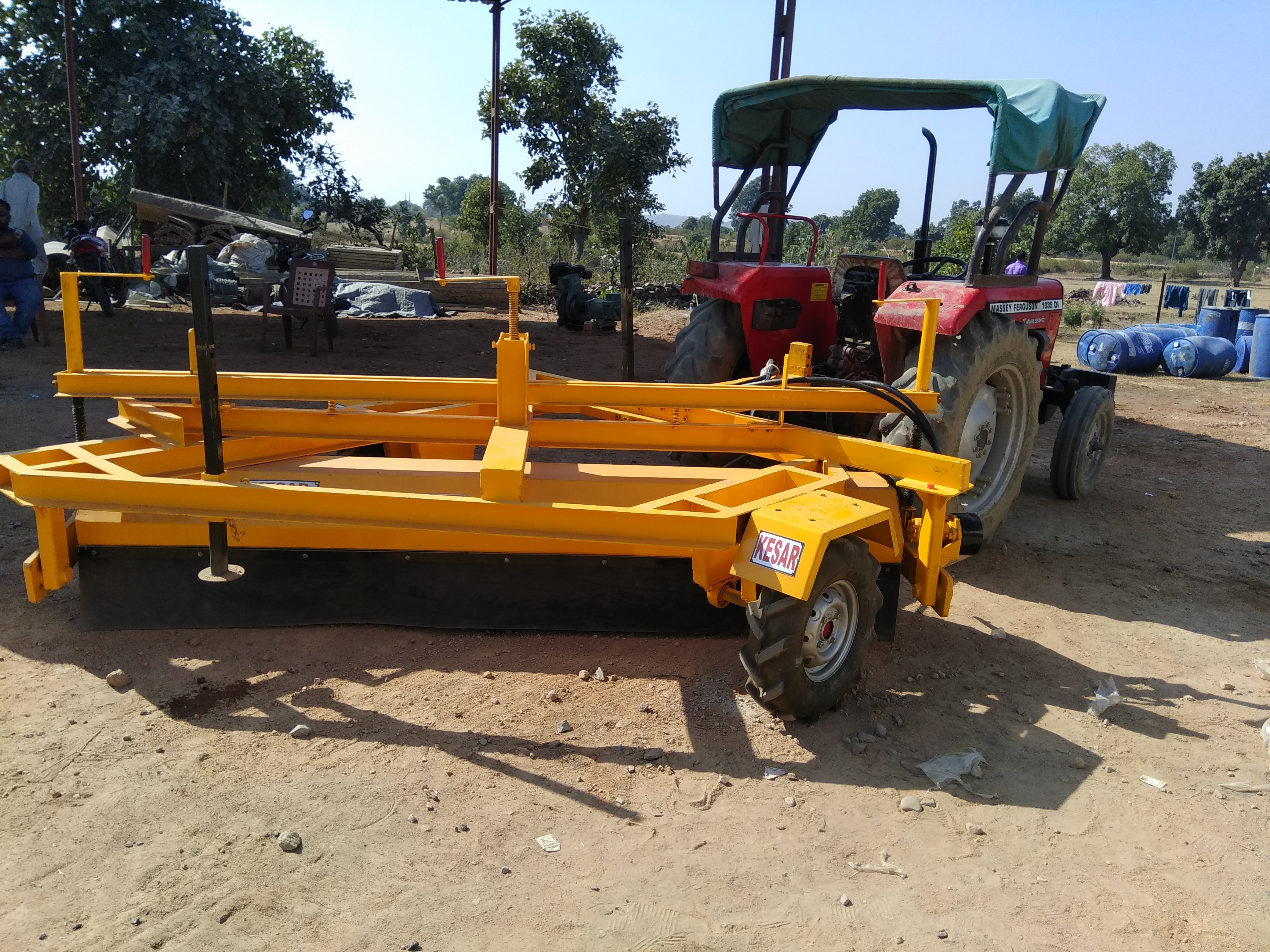 Yellow Hydraulic Broomer Machine