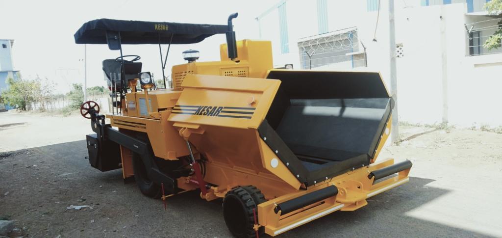Semi-automatic Paver Machine Capacity: 150 To 200 T/hr