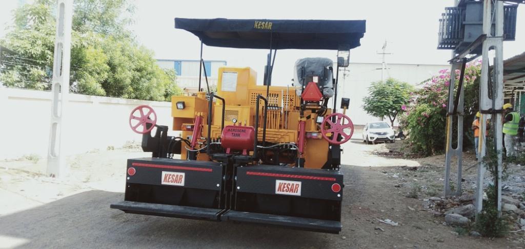 Semi-automatic Paver Machine Capacity: 150 To 200 T/hr